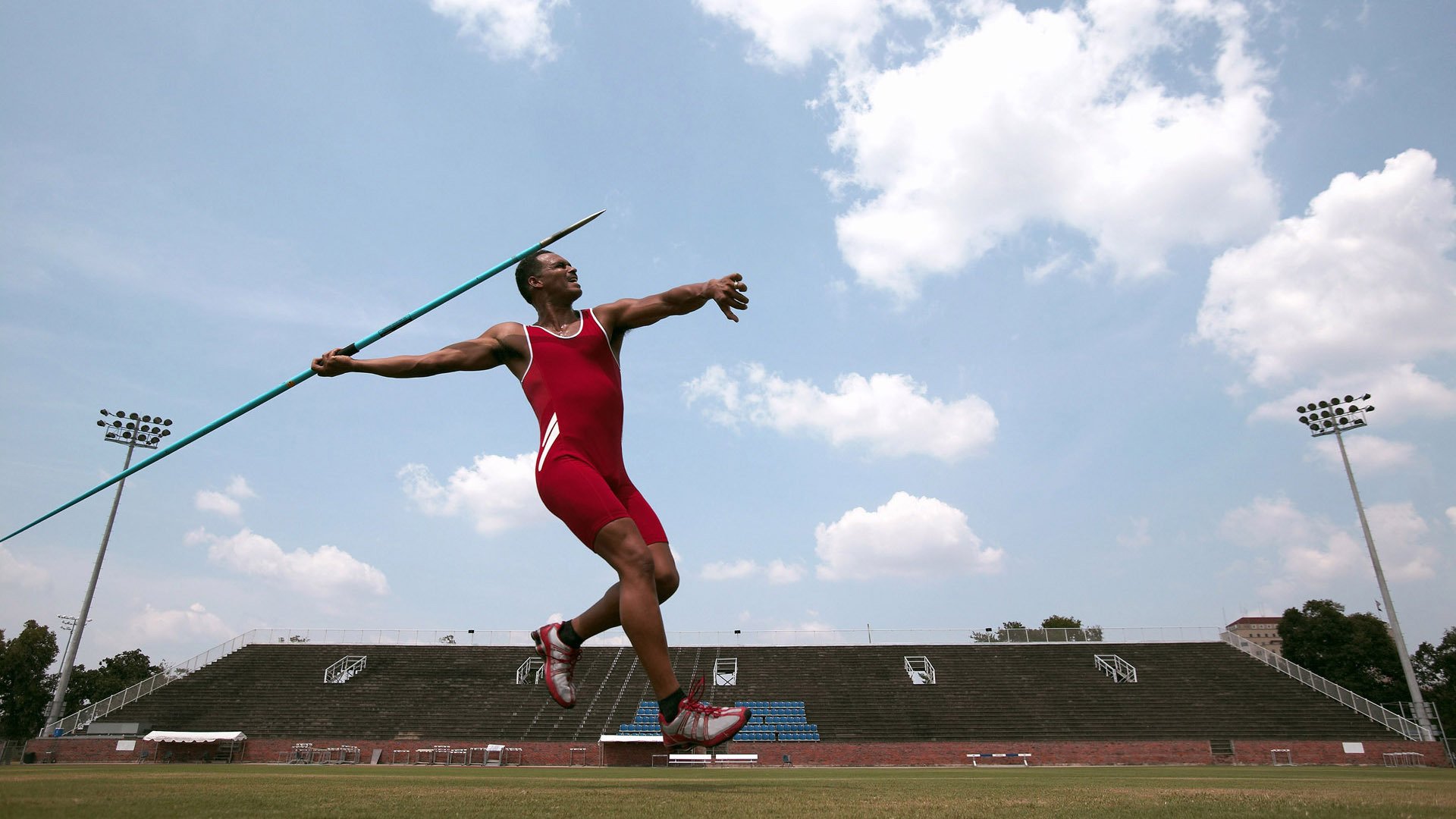 网球赛场焦点！法国队对阵巴西队，战况跌宕起伏，悬念直到终场